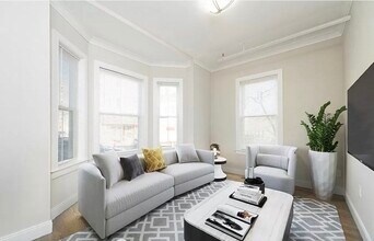 Building Photo - 68 Day St