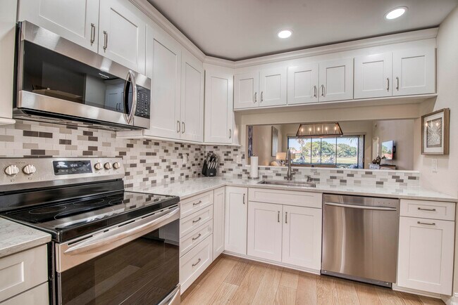 Building Photo - 779 Windermere Way