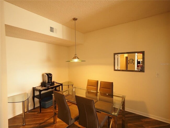 Building Photo - 5655 Bentgrass Dr