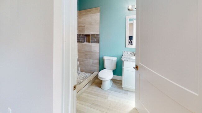 Building Photo - $1655/Bedroom |8BR Townhome in Fort Sander...