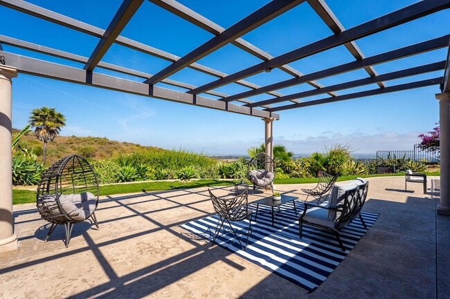 Building Photo - 5572 Rainier St