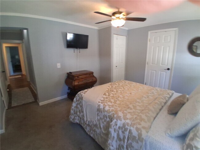 Building Photo - 506 Pinckney St