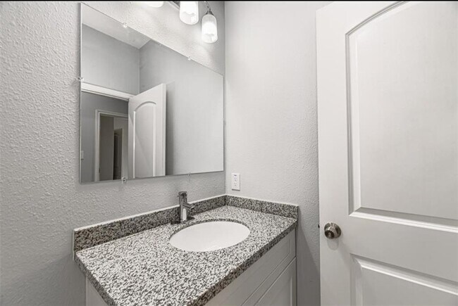 Building Photo - 8204 Moon Beam St