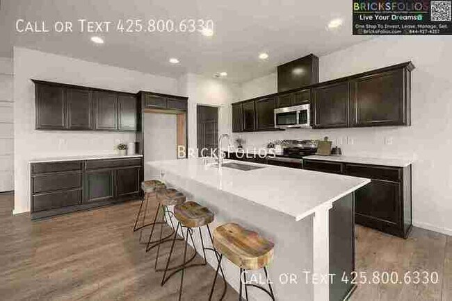 Building Photo - Brand-New Comfort Meets Everyday Convenience