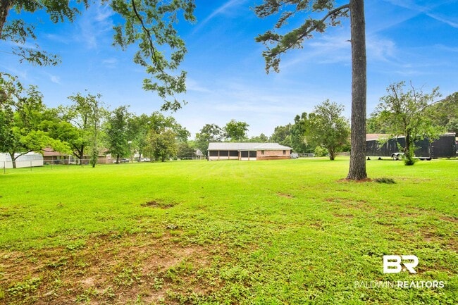 Building Photo - 11525 Brenda Rd