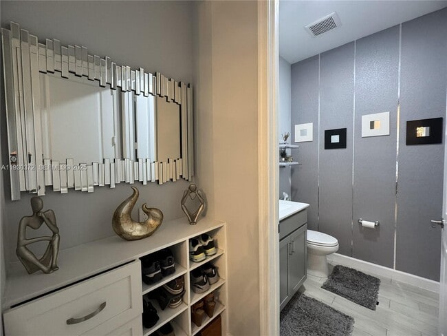 Building Photo - 4862 Navali Dr