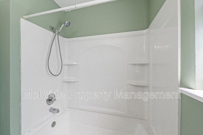 Building Photo - 539 Hunterdale Rd