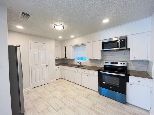 Building Photo - 7337 Orville St