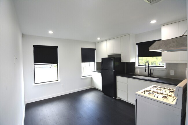 Building Photo - 2438 Walcott Ln