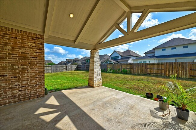 Building Photo - 6211 Shore Ridge Ct