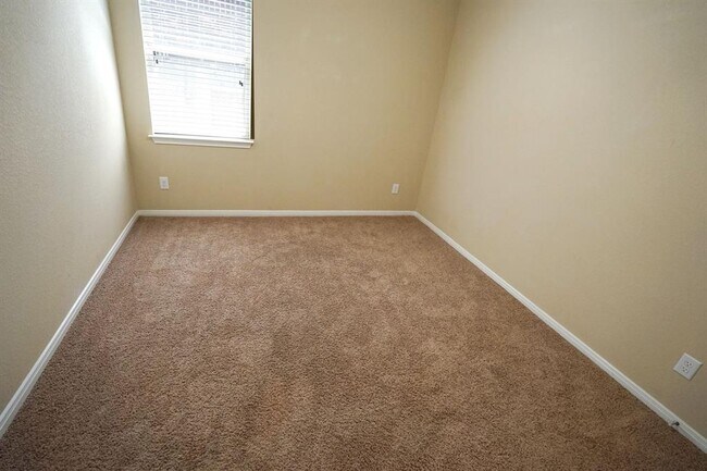 Building Photo - 1067 Cedar Lake Ct