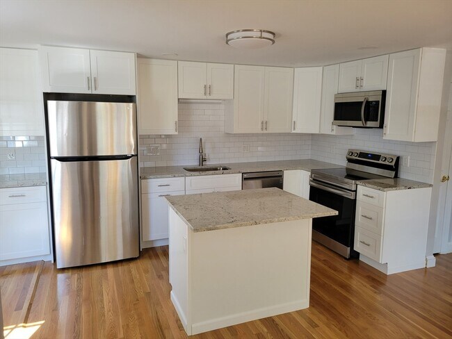 Building Photo - 17 Piermont St