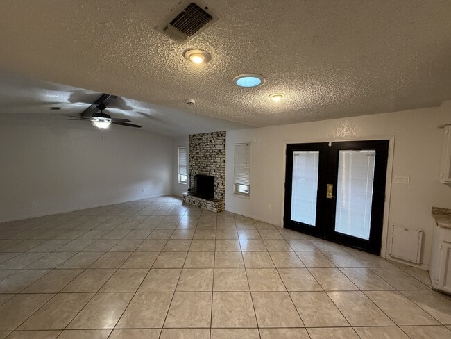 Building Photo - 2706 Park Dr