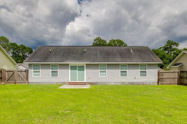Building Photo - 114 Mustang Dr