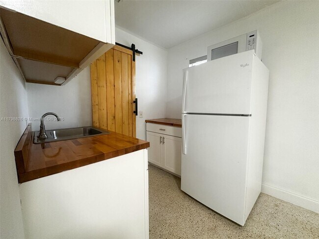 Building Photo - 2815 NW 88th St