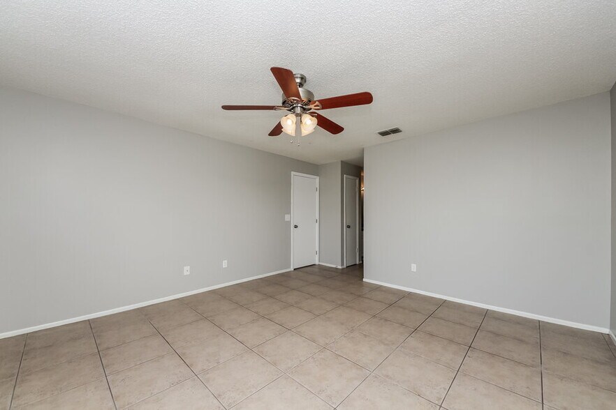 Building Photo - 1015 Elizabeth Ridge Ct