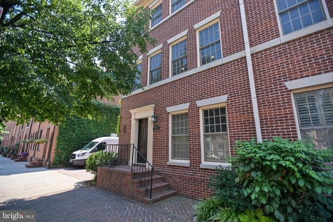 Building Photo - 926 Fell St