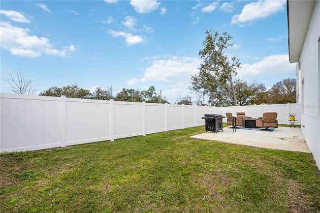 Building Photo - 7520 N Coolidge Ave