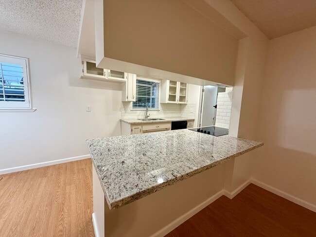 Building Photo - Conveniently located single story home!