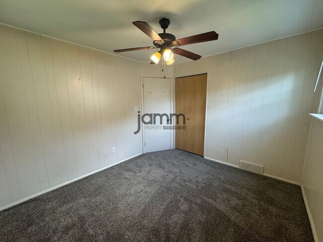 Building Photo - 14635 Sylvia Dr
