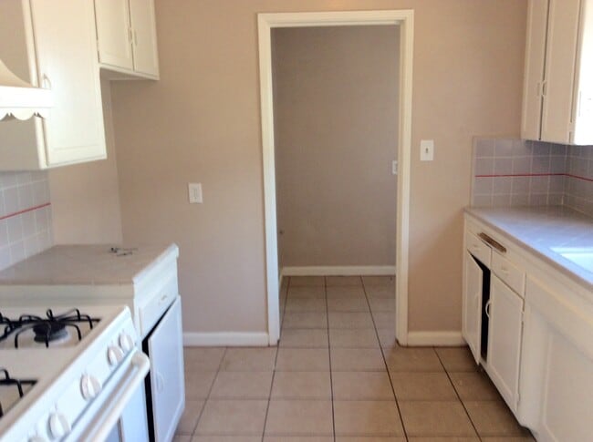 Building Photo - 2516 Ashby St