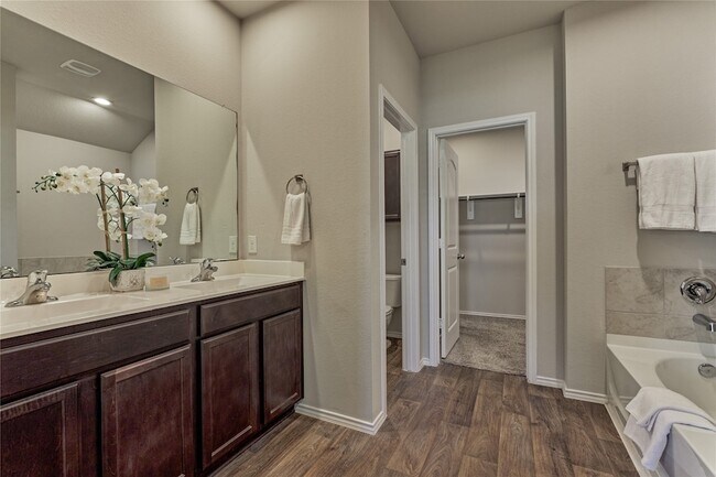 Building Photo - 13959 Leigh Lake Ln