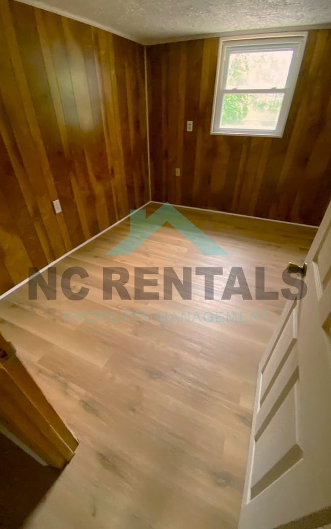 Building Photo - 730 Motor Rd