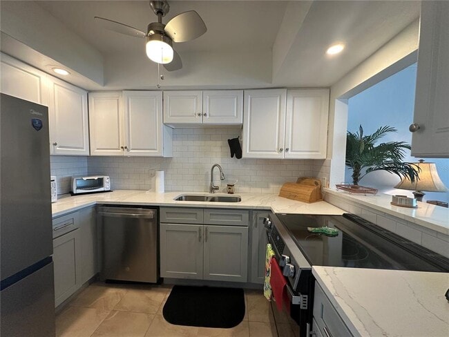 Building Photo - 6161 Gulf Winds Dr