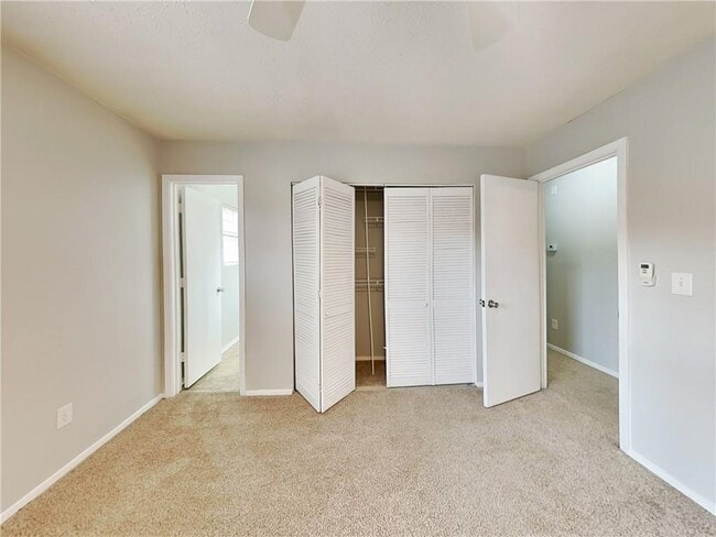 Building Photo - 410 Rill Crest Ct