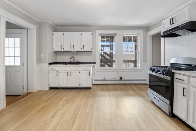 Building Photo - 248 Rantoul St