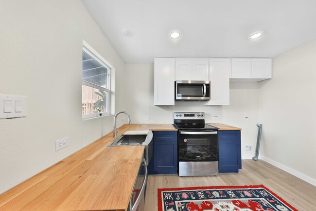 Building Photo - 315 W Norwood Ct