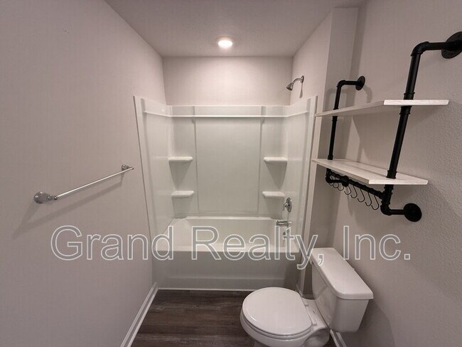 Building Photo - 7640 Gumbo Ave