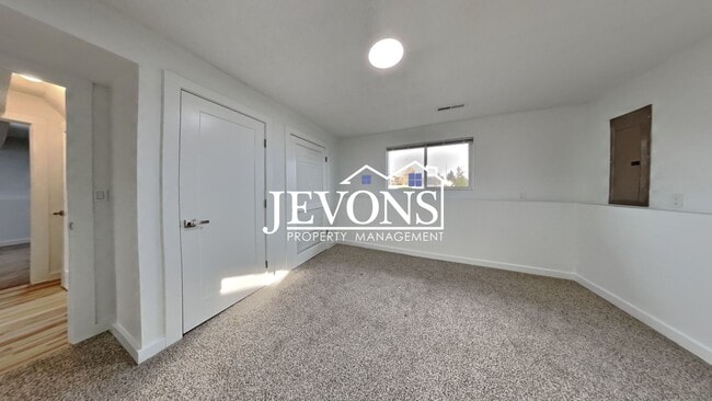 Building Photo - 6114 N 49th St