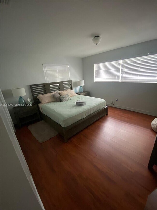 Building Photo - 1740 NE 56th St