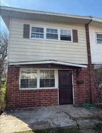 Building Photo - End Unit Townhouse