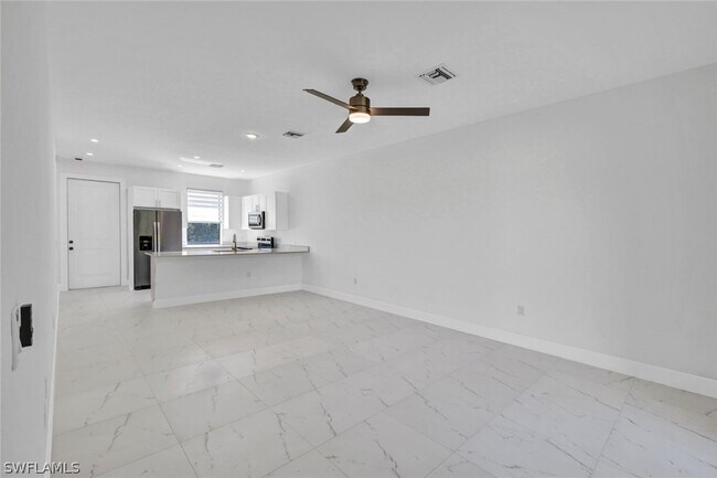 Building Photo - 430-432 Bell Blvd