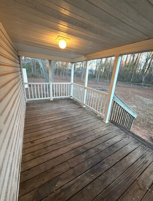 Building Photo - 103 Oak Ct