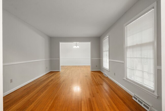 Building Photo - Chapel Hill Ranch Lakeshore community