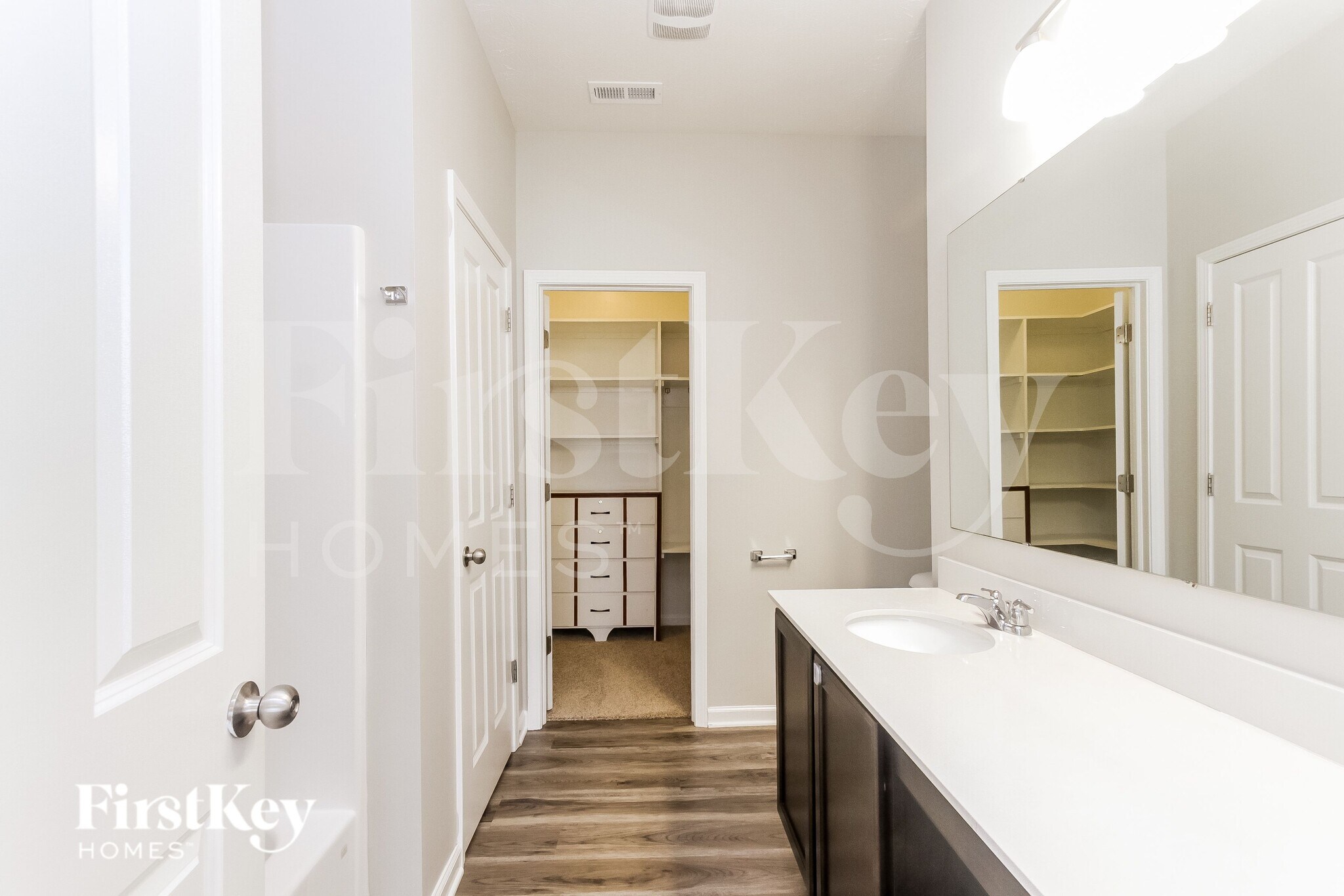 Building Photo - 8116 Borland Dr