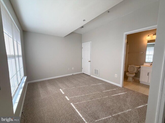 Building Photo - 8316 Green Grass Rd