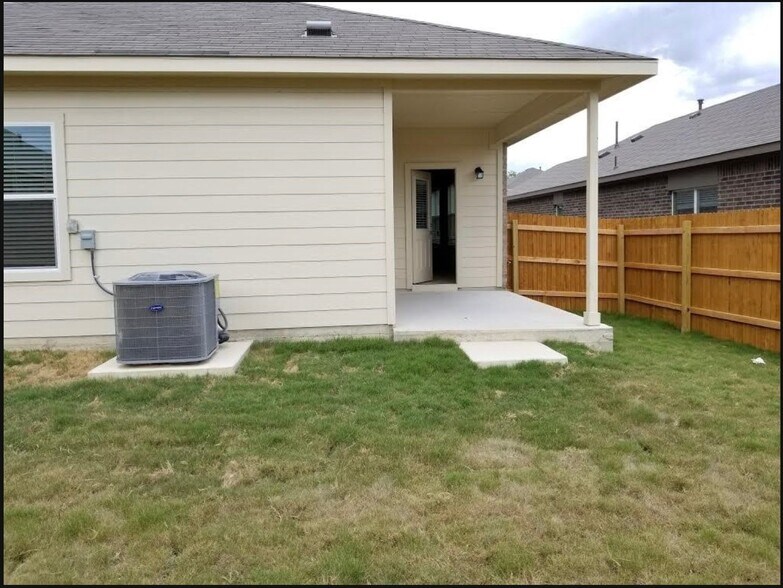 Building Photo - 1707 Atlantica St