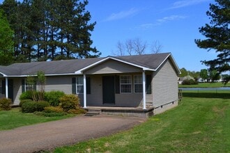 Building Photo - 110/112 Ivie Circle