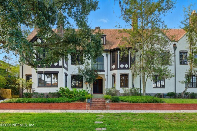 Primary Photo - 3319 Pine St