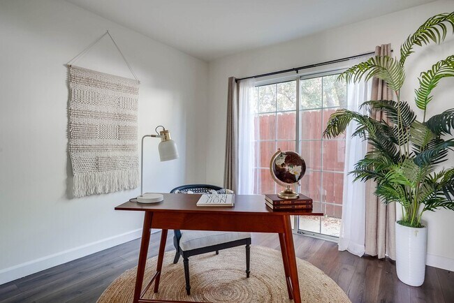 2nd Bedroom - 828 21st St