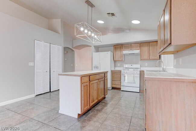 Building Photo - 1716 Anchor Dr