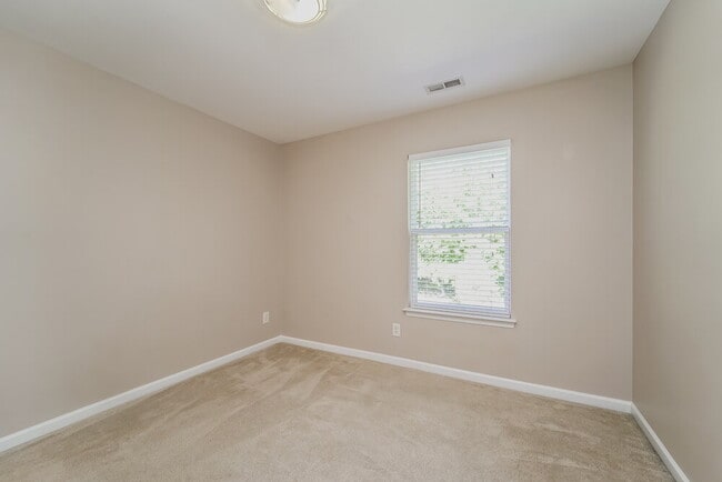 Building Photo - 328 Wrayhill Dr