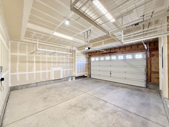 Building Photo - 6531 Wexford Dr