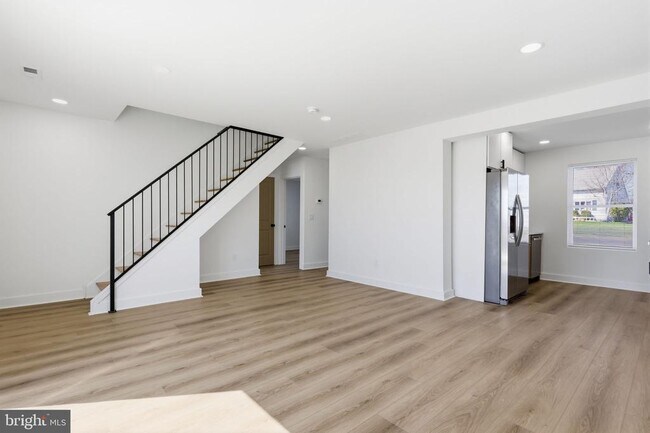 Building Photo - 25 Autumn Ln