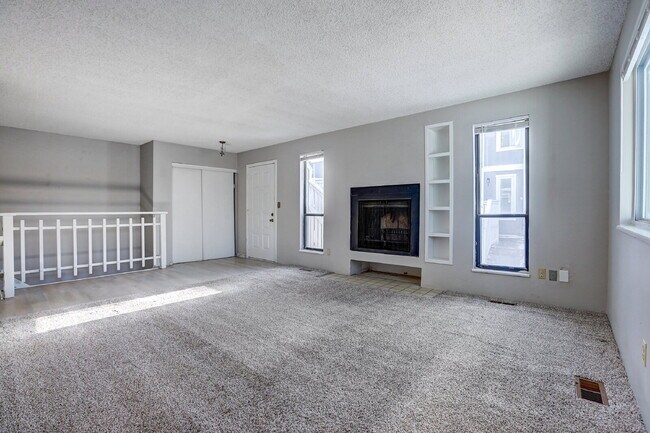 Building Photo - $1,940.95, 2-bed, 2-bath located in Denver