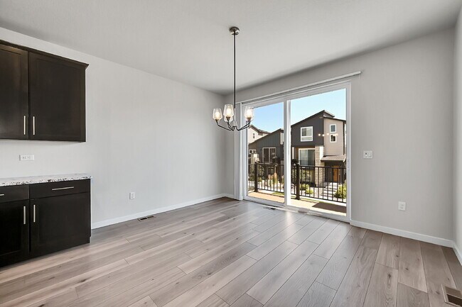 Building Photo - $2,650 - 4 bed, 3.5 bath updated home in C...